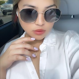 Meet your Posher, Maxene